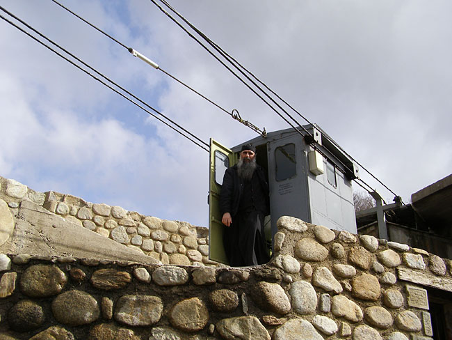 Mönch in Meteora - Skitourenreise nach Griechenland