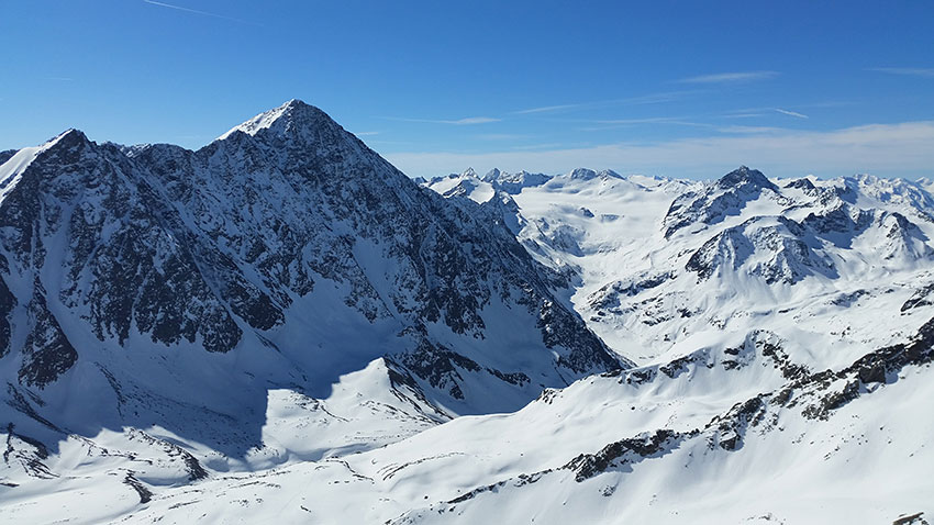 Blick vom Längentaler Weißer Kogel auf den zweithöchsten Gipfel der Stubaier Alpen, den Schrankogel (3497 m)