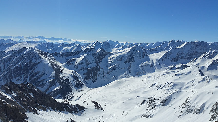 Gipfelblick in das zentrale Sellrain und die Stubaier Alpen