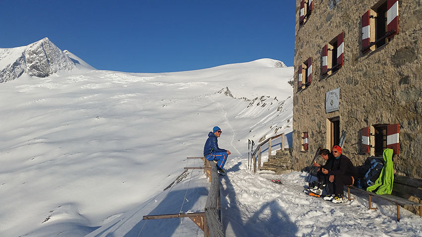 Skitour Großvenediger - Blick von der Neuen Prager Hütte auf die Glescher der Keesböden